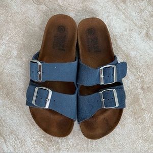 Slip on slides with buckles